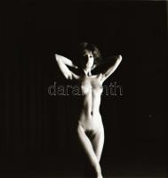 cca 1989 Menesdorfer Lajos (1941-2005) budapesti fotóművész hagyatékából 26 db vintage fotó (6x6 cm ...