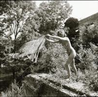 cca 1979 Szép emlékek, szolidan erotikus felvételek, 6 db vintage negatív (6x6 cm) + 4 db mai nagyít...