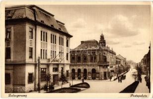 Zalaegerszeg, Posta palota, Központi nagy áruház, üzletek. Petőfi könyvesbolt kiadása (EK)