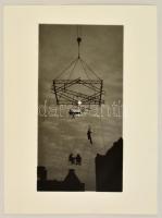 cca 1985 Szabó Judit: Színházi előadás egy éjjel Amsterdamban, feliratozott fotóművészeti alkotás, kép: 32x17 cm, 40x30 cm-es fotópapíron