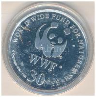 1986. "30 éves a WWF / Óriáspanda" jelzett Ag emlékérem német nyelvű tanúsítvánnyal és táj...