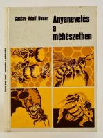Gustav-Adolf Oeser: Anyanevelés a méhészetben. Eszközök és módszerek. Mezőgazdasági, 1979.