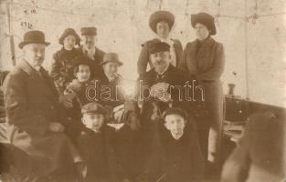 40 db RÉGI magyar és történelmi magyar főként városképes lap, közte néhány fotó / 40 pre-1945 Hungar...