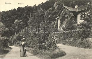 Kassa, Kosice; Bankó, nyaraló, napernyős hölgy / villa, lady with umbrella