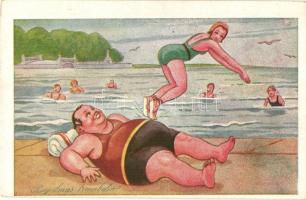 Rugalmas trambulin Mint kotló a csirkére Találka a szép ismeretlennel 3 db RÉGI használatlan humoros képeslap / Fat man at the beach, fat lady on the streets - 3 pre-1945 unused humorous postcards