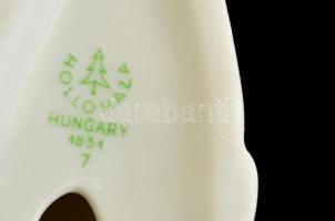 Hollóházi nyuszi, kézzel festett, jelzett, foltos, m:8 cm, h:8 cm