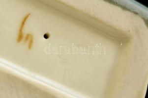 Haas & Czjzek majom  a könyvön, kézzel festett, jelzett, hibátlan, m: 7 cm