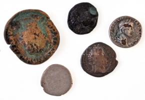 5db-os vegyes római denár és rézpénz tétel, közte hamis darabbal is T:2-,3 5pcs of various Roman silver and copper coins with some fake pieces C:VF,F