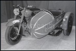 Motorkerékpárokról készült 5 db mai nagyítás, 10x15 cm