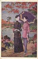 70 db főleg régi motívumlap: üdvözlőlapok, hölgyek, művészlapok, vallás; közte sok családi fotó / 70...