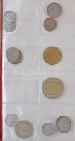 2db használt állapotú érmetartó album, az egyik 69db vegyes magyar és külföldi érmével T:vegyes