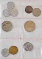 2db használt állapotú érmetartó album, az egyik 69db vegyes magyar és külföldi érmével T:vegyes