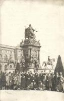 Vienna, Wien I. ; K.k. Hofburg am Michaelerplatz, Maria Theresia Denkmal / statue, group photo (EK)