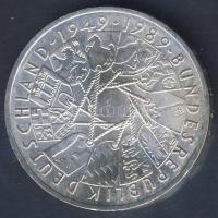 NSZK 1989. 10M Ag "40 éves az NSZK" T:BU