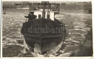 1929 Constanta, Konstanca; Vapoare prinse de gheturi in portul Constanta / ships trapped in ice by Constanta, SRM Amaryllis. N. Joanid photo