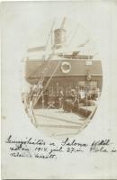 1914 Szunyókálás a Salona egycsavaros tengeri személyszállító gőzhajó fedélzetén Pola és Velence között / Salona sea passenger steamship, sleeping crew on the board. photo (EK)