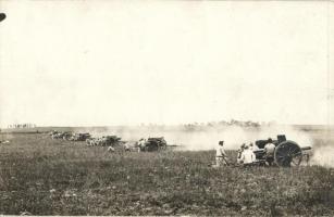 Osztrák-magyar katonai gyakorlat, sortűz 6 db sorban felállított üteggel / Austro-Hungarian military field practice, soldiers firing 6 cannons. photo