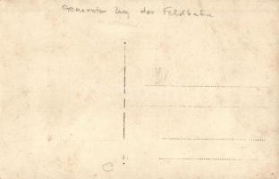 Generator Zug der Feldbahn / A tábori vasút generátor kocsija katonákkal / WWI Austro-Hungarian K.u....