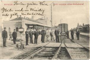 1900 Sopron, Déli vasútállomás, vasutasok, vagon / Südbahnhof (EB)