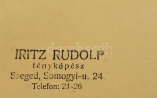 cca 1930 Szeged. Vívó gyermekek vívóteremben. 17x12 cm