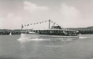 12 db MODERN balatoni hajó motívumos képeslap / 12 modern Hungarian motive postcards, ships from Lak...