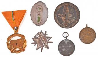 6db-os kis magyar militária tétel, közte 1917. "Károly Bronz Vitézségi Érem" hadifém válto...