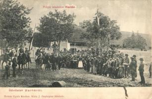 1910 Harta, Polgári lakodalom, magyar zászló, ünneplő tömeg csoportképe. Molnár Gyula kiadása Klein J. felvétele (EK)