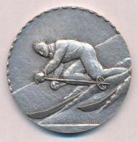 Franciaország 1962. Párizsi síbajnokság ezüstözött Br díjérem, eredeti tokban (50mm) T:1- France 1962. Paris Ski Championship silver plated Br medal in original case (50mm) C:AU