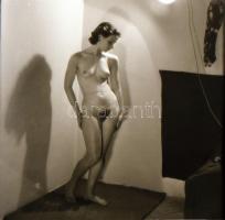 Női aktok, 6 db fotónegatív, 9×6 cm