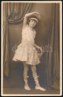cca 1920 A kis balerina, fotólap, 13,5×8,5 cm