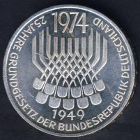 NSZK 1974. 5M Ag "25 éves az Alkotmány" T:BU