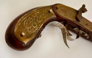 Antik pisztoly igényes replikája. Bronz veretekkel, Hiányos. 42 cm