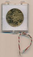 1972. "München Olimpia" aranyozott fém emlékérem, bontott, sérült tokban (32mm) T:2