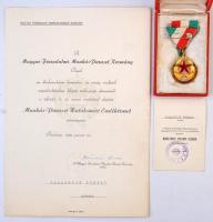 1957. Munkás-Paraszt Hatalomért Emlékérem aranyozott, zománcozott Br kitüntetés mellszalagon, eredeti dísztokban, szalagsávval, mellette adományozói okirat és viselésre jogosító igazolvány T:1-