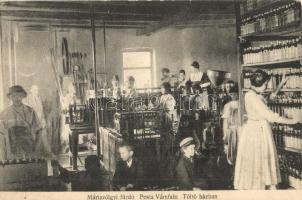 Máriavölgyi fürdő, Valea Maria (Vámfalu, Vama); töltő ház, belső dolgozókkal / bottling factory, interior with workers (EK)