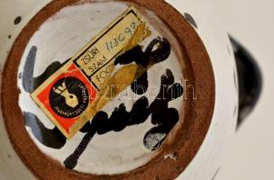 Iparművészeti Vállalatos Gorka Lívia mázas kerámia kaspó, jelzett, apró lepattanásokkal, d: 16,5 cm