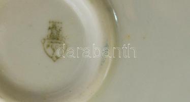 Zsolnay porcelán virágmintás tál, jelzett, matricás, kopásnyomokkal, apró lepattanásokkal, d: 21 cm