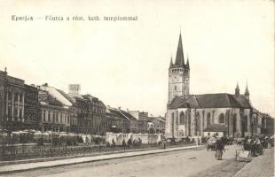 Eperjes, Presov; Fő utca, Római katolikus templom, piac / main street, Catholic church, market vendors