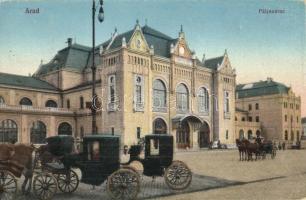 Arad, Vasútállomás, pályaudvar, konflisok, lovaskocsik. Kiadja Kerpel Izsó / railway station, horse-drawn carriages
