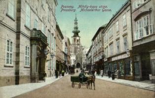 Pozsony, Pressburg, Bratislava; Mihály kapu utca, üzletek / Michaelertor Gasse / street view, shops (EK)