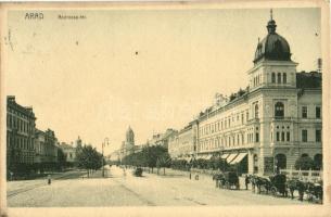Arad, Andrássy tér, Hungaria kávéház, Nagy Farkas üzlete, hintók / square, café, shops, horse-drawn carriages (EK)