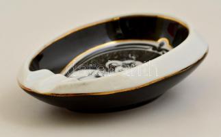Hollóházi Jurcsák László által tervezett porcelán hamutartó, matricás, kopásnyomokkal, jelzett, 13×9...