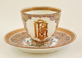 1888 Bedő András porcelánfestő tanonc Cubash mintás csésze és csészealj, apró lepattanással, kézzel festett, jelzett, 7,5 cm, d:14,5 cm