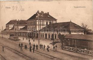 Tövis, Teius; Vasútállomás, vagon, vasutasok / Bahnhof / railway station, wagon, railwaymen (EK)