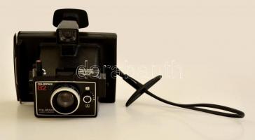 cca 1973 Polaroid Colorpack 82 fényképezőgép, jó állapotban / Polaroid instant film camera, in good condition
