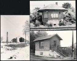 Vasúti épületek sínek mellett, 3 db fotó, 13,5×8,5 cm