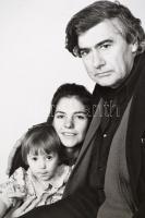 cca 1920 és 1985 között - sokféle témáról - készült fotók vegyes tétele. A képek egy része feliratoz...