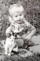 cca 1920 és 1985 között - sokféle témáról - készült fotók vegyes tétele. A képek egy része feliratoz...