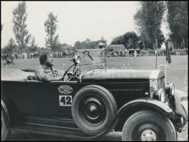 Régi autók tétele, 17 db vintage fotó, 18x24 cm és 6x9 cm között