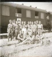 cca 1942 Thöresz Dezső (1902-1963) békéscsabai gyógyszerész és fotóművész szolgálatot teljesített eg...